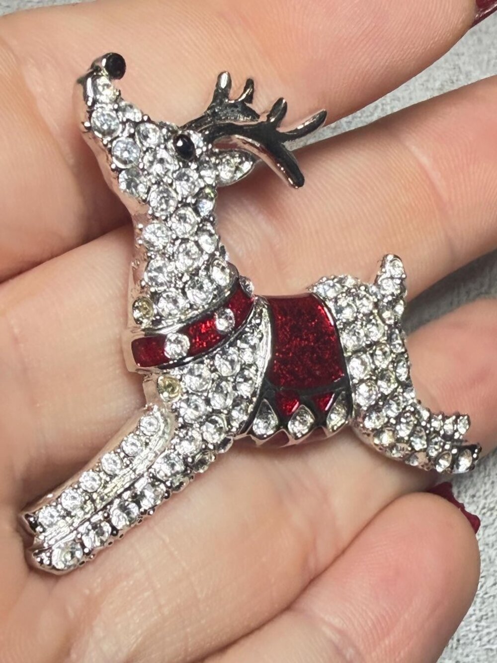 Rhinestone Reindeer Brooch Silver Tone Red Christmas Holiday Pin - Picture 5 of 5
